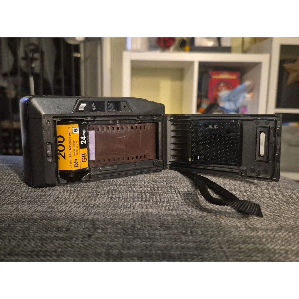 Olympus Trip S Point & Shoot 35mm Film Camera w/ Built-In Flash [FOR PARTS]